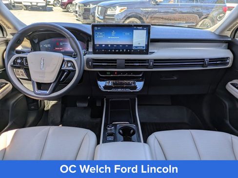 Certified 2025 Lincoln Corsair FWD w/ Equipment Group 101A image 17