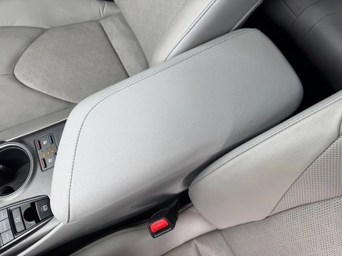 Used 2024 Toyota Camry XSE w/ Navigation Package FWD image 26
