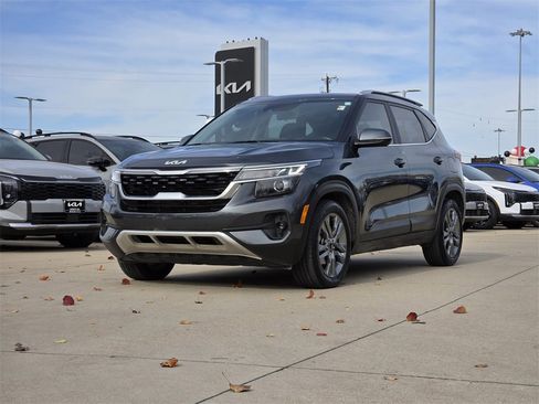 Certified 2023 Kia Seltos S image 2