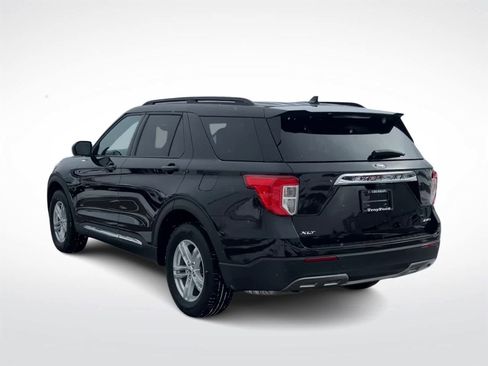 Used 2023 Ford Explorer XLT w/ Equipment Group 202A image 7