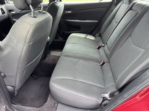 Used 2011 Chrysler 200 Touring FWD image 15