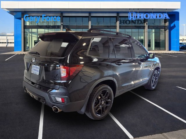 Certified 2025 Honda Passport Black Edition image 2