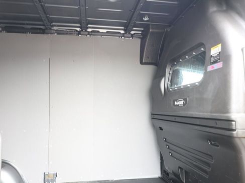 Used 2023 Mercedes-Benz Sprinter 2500 image 25