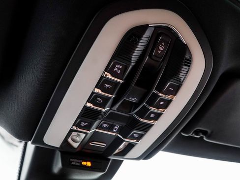 Used 2017 Porsche Macan S image 34