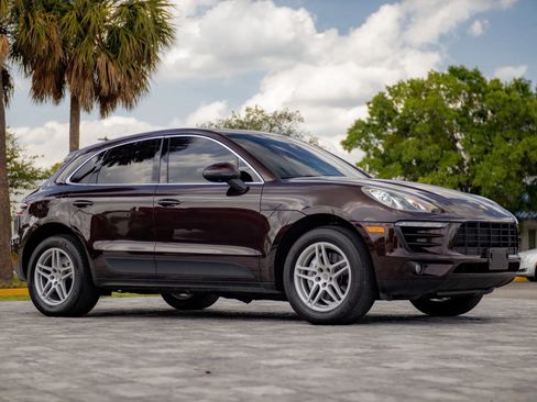 Used 2017 Porsche Macan S AWD/4WD image 2