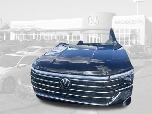 Used 2024 Volkswagen Atlas SE FWD image 7
