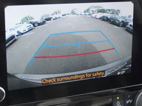 Used 2023 Toyota Highlander XLE FWD image 29