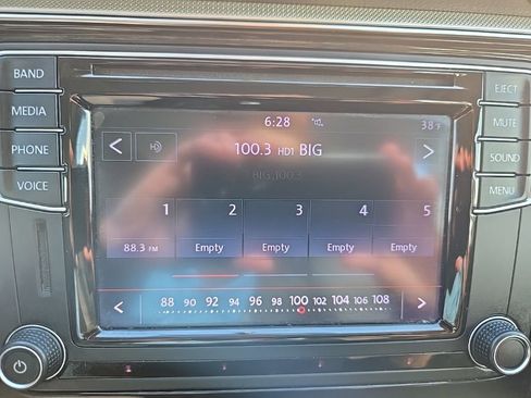 Used 2016 Volkswagen Passat 1.8T SE image 26