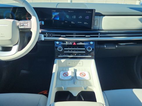 New 2026 Hyundai Santa Fe SE image 11