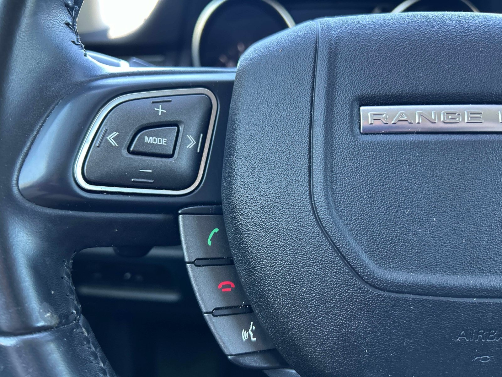 Used 2018 Land Rover Range Rover Evoque SE AWD/4WD image 23