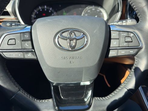 Used 2021 Toyota Highlander Platinum image 13