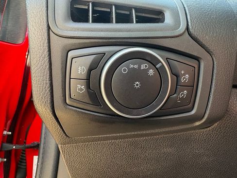 Used 2017 Ford Focus SEL w/ Cold Weather Package FWD image 14
