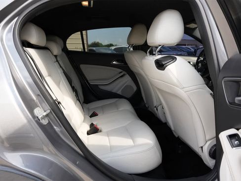 Used 2016 Mercedes-Benz GLA 250 image 20