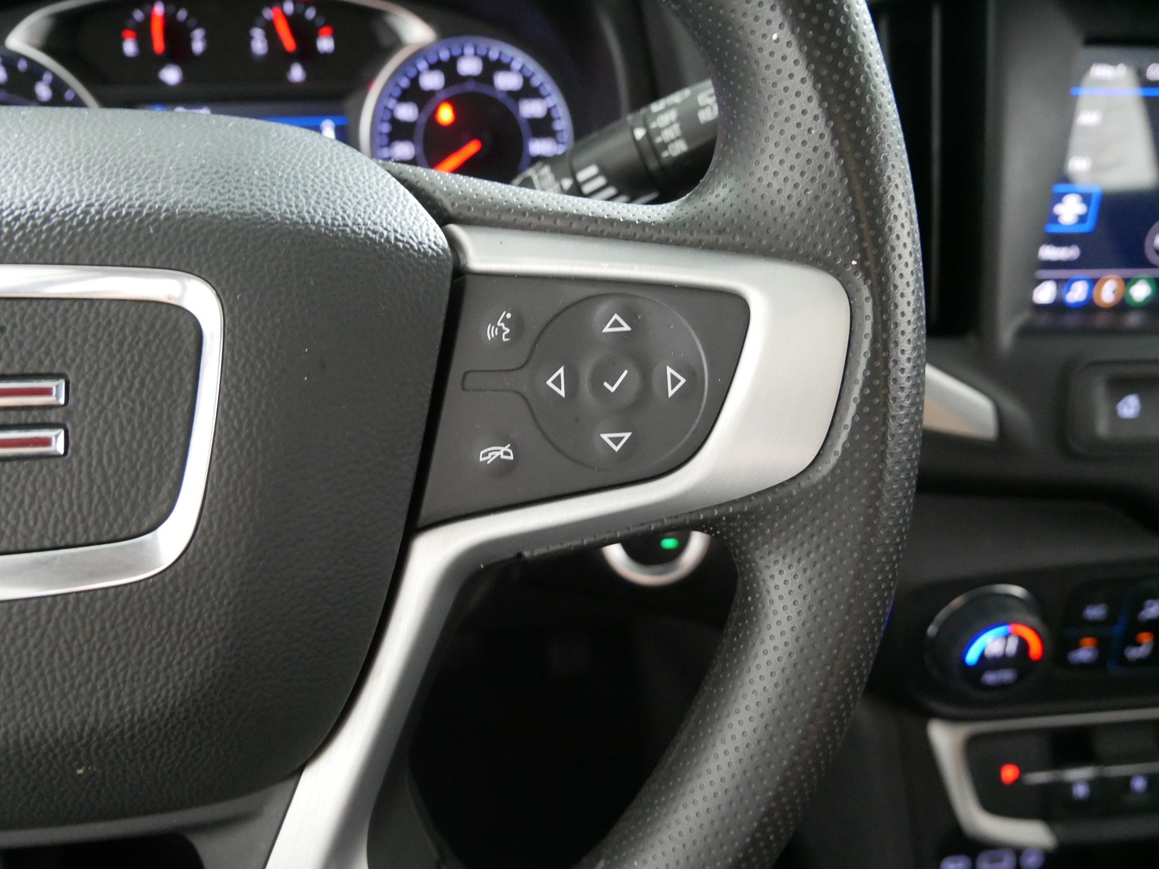 Used 2023 GMC Terrain SLE w/ Driver Convenience Package AWD/4WD image 28