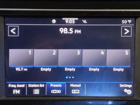 Used 2021 Volkswagen Golf 4-Door image 25