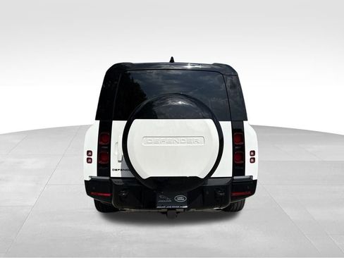 New 2025 Land Rover Defender 130 X-Dynamic SE image 6