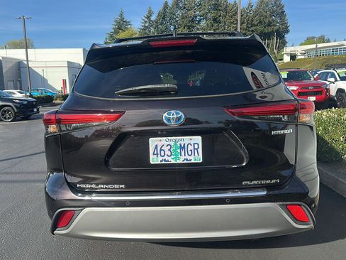 Used 2020 Toyota Highlander Platinum image 5