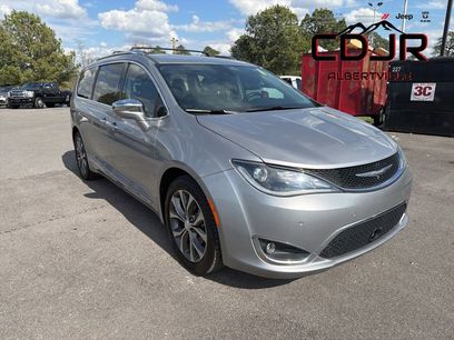 Used 2017 Chrysler Pacifica Limited w/ UConnect Theater Package