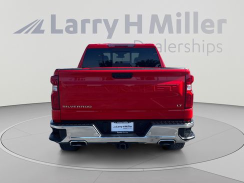 Used 2023 Chevrolet Silverado 1500 LT w/ Z71 Off-Road Package AWD/4WD image 4