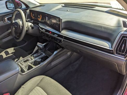 Certified 2025 Kia Sorento LX image 14