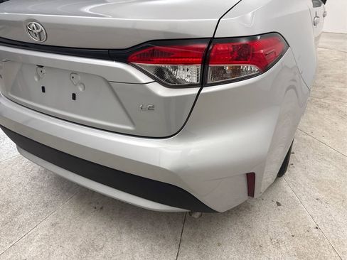 Used 2022 Toyota Corolla LE FWD image 21