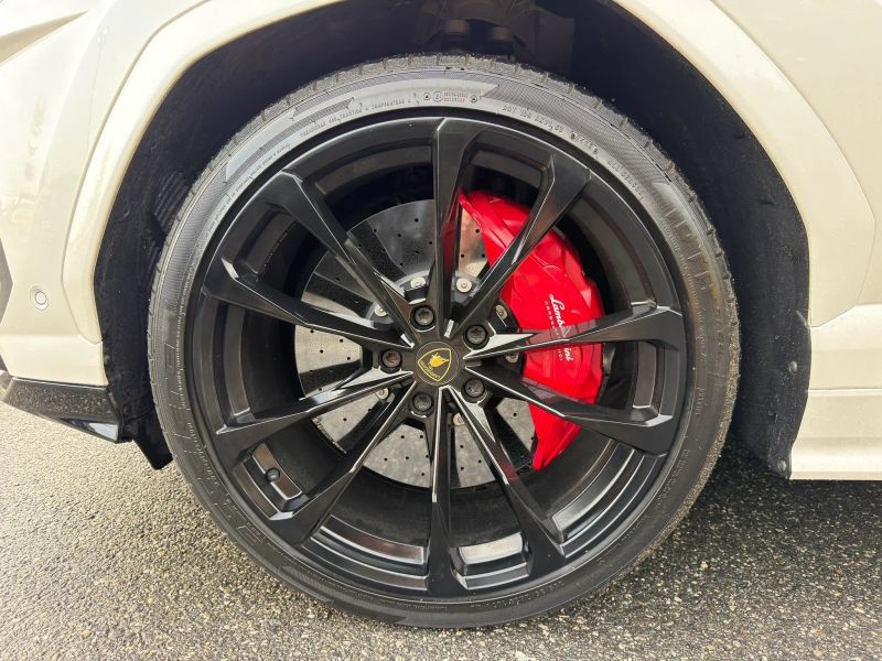 Used 2022 Lamborghini Urus AWD/4WD image 15