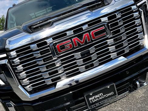 Used 2024 GMC Sierra 2500 Denali w/ Denali Reserve Package image 39