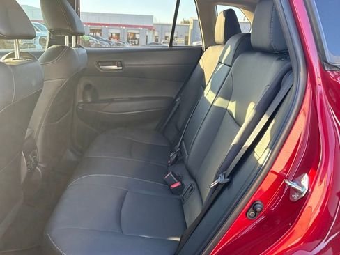 Used 2022 Toyota Corolla Cross XLE image 9