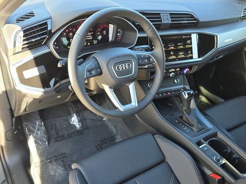 Used 2025 Audi Q3 2.0T Premium w/ Convenience Package image 16