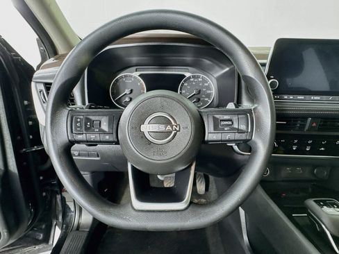 Used 2023 Nissan Rogue S AWD/4WD image 11