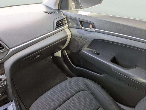 Used 2020 Hyundai Elantra SE w/ Cargo Package (C1) FWD image 13