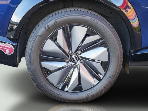 Used 2024 Nissan Ariya AWD image 12