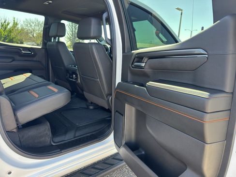 Used 2025 GMC Sierra 1500 AT4 w/ AT4 Premium Package AWD/4WD image 19