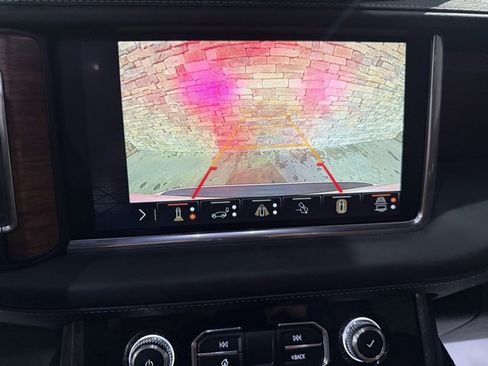 Used 2024 GMC Yukon Denali Ultimate image 9