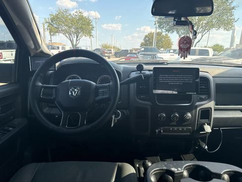 Used 2014 RAM 2500 Tradesman w/ Chrome Appearance Group AWD/4WD image 9