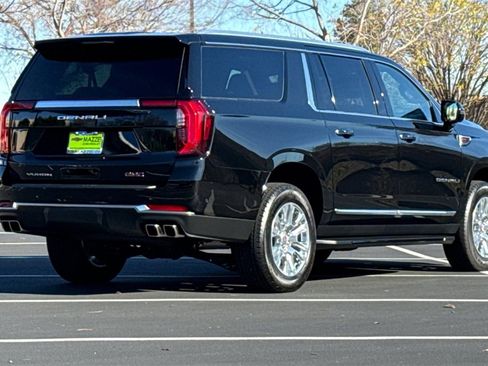 Used 2025 GMC Yukon XL Denali image 10