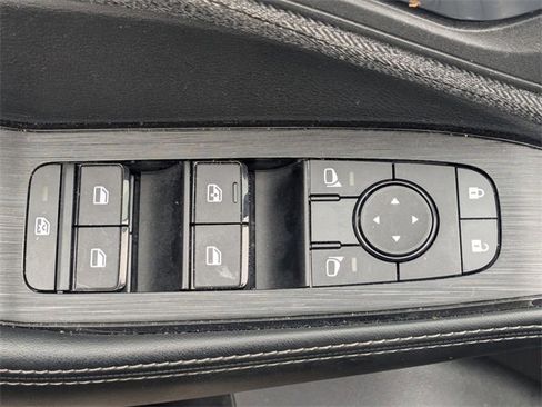 Used 2023 Nissan Rogue SV image 12