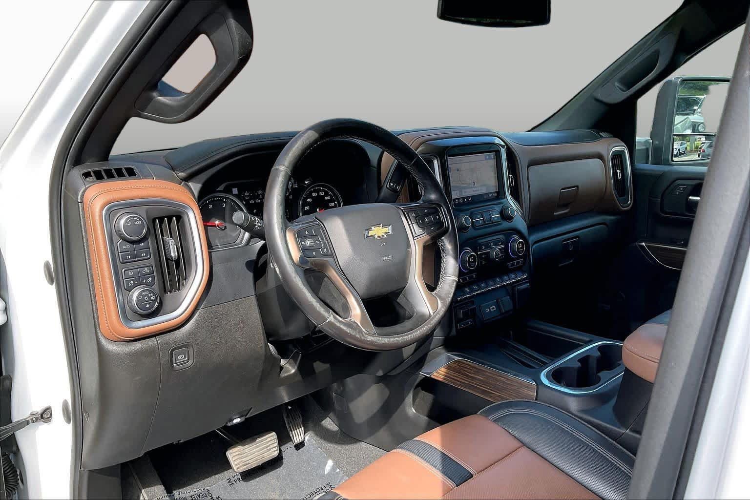 Used 2022 Chevrolet Silverado 2500 High Country w/ Z71 Off-Road Package AWD/4WD image 14