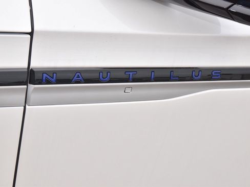 New 2026 Lincoln Nautilus Premier image 47