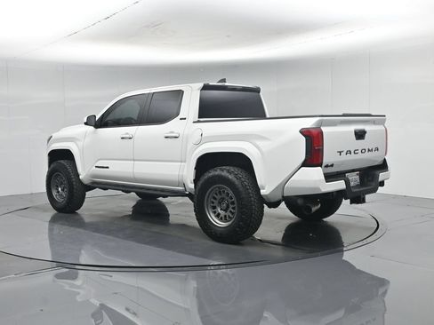 Used 2025 Toyota Tacoma SR5 AWD/4WD image 6