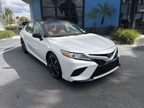 Used 2020 Toyota Camry XSE image 2