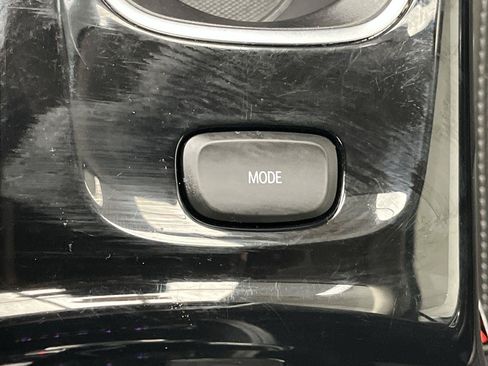 Used 2023 Buick Envision Avenir AWD/4WD image 16