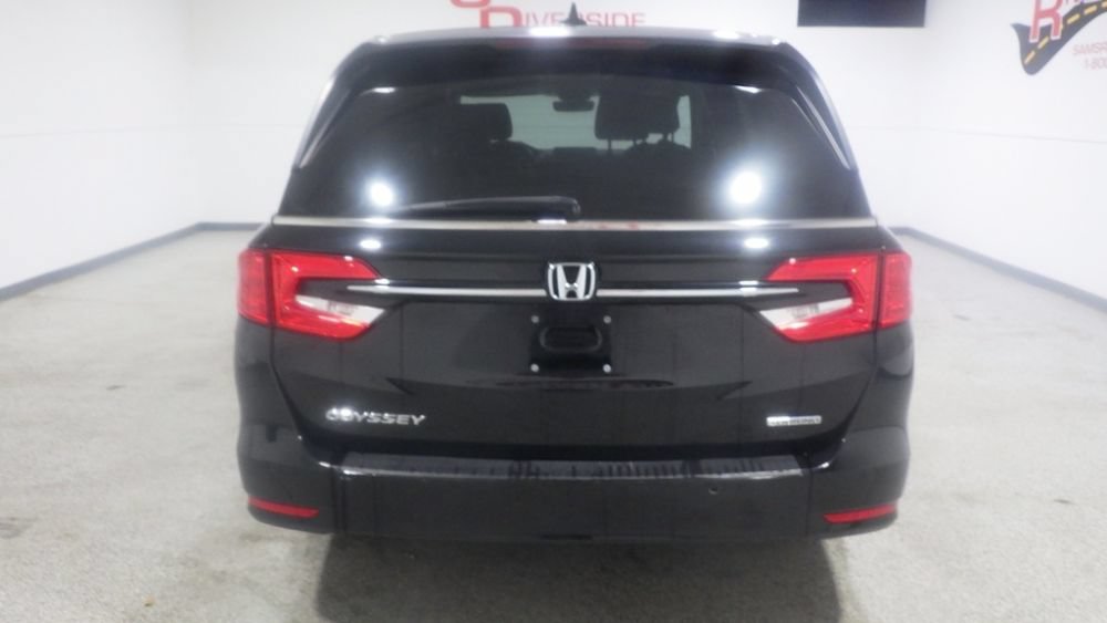 Used 2024 Honda Odyssey Touring image 3