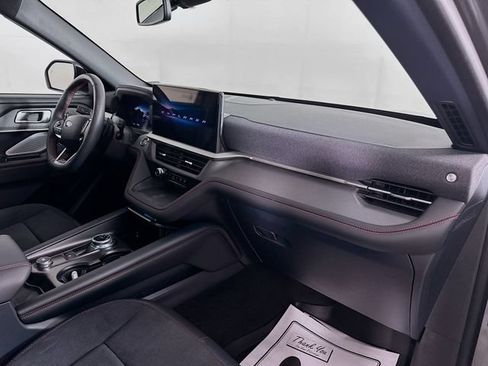 Used 2025 Ford Explorer ST AWD/4WD image 37