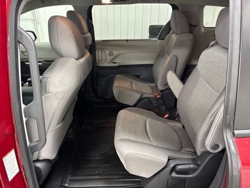 Used 2023 Toyota Sienna LE FWD image 24