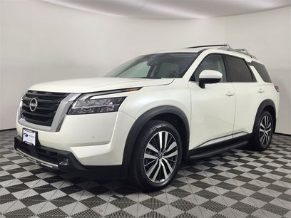 Used 2022 Nissan Pathfinder Platinum w/ Lighting Package (N93)