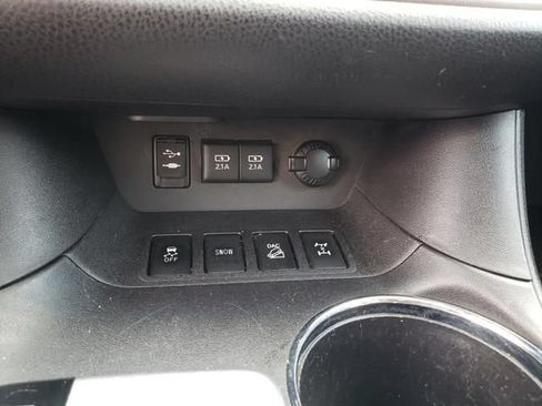Used 2017 Toyota Highlander XLE AWD/4WD image 24