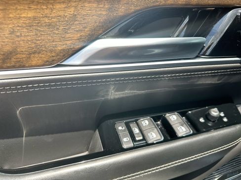 Used 2023 Jeep Grand Wagoneer 4WD image 13