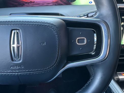 Used 2024 Lincoln Nautilus Premier image 22