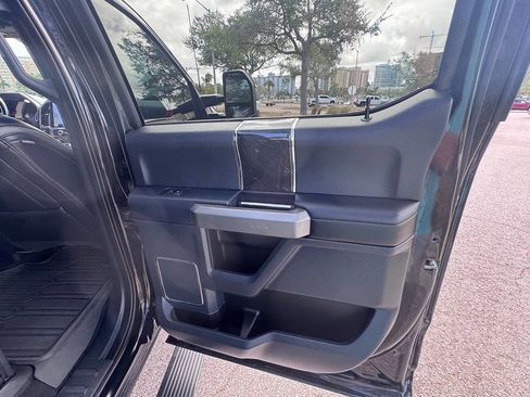 Used 2022 Ford F450 Platinum w/ FX4 Off-Road Package image 50